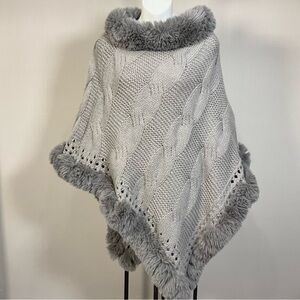 LeModa Poncho NWT Knit Gray Cable with Faux Fur Trim One Size
